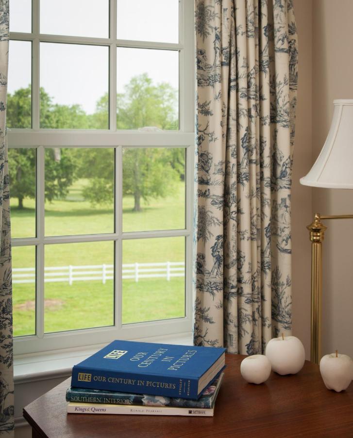 Inn At Warner Hall Gloucester Екстериор снимка