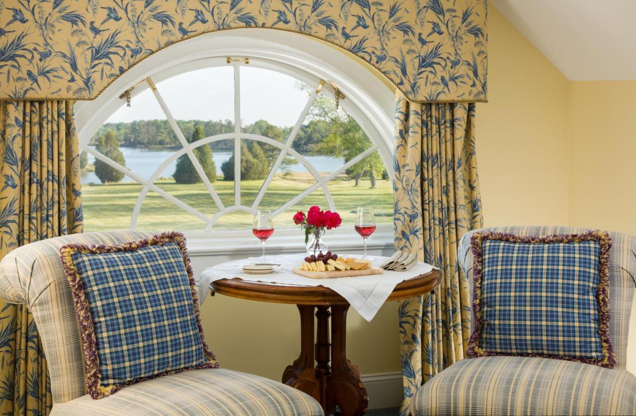 Inn At Warner Hall Gloucester Екстериор снимка